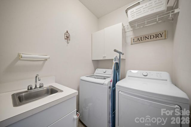 210 Clear Vista Circle, Asheville, NC 28805
