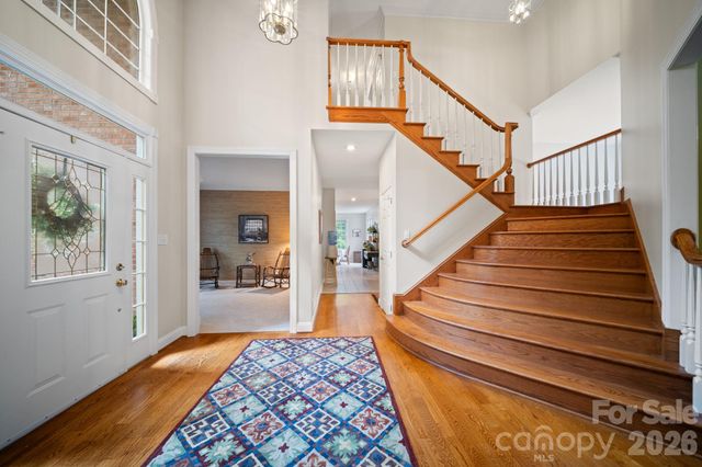 210 Clear Vista Circle, Asheville, NC 28805
