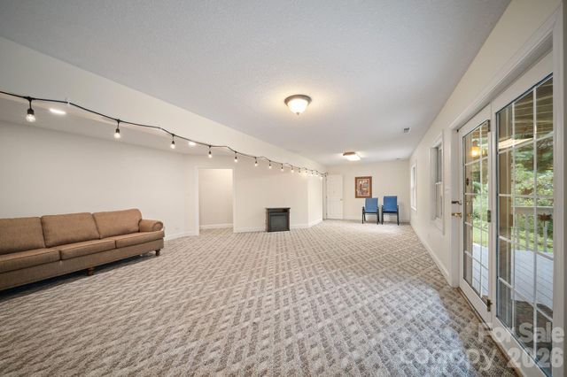 210 Clear Vista Circle, Asheville, NC 28805