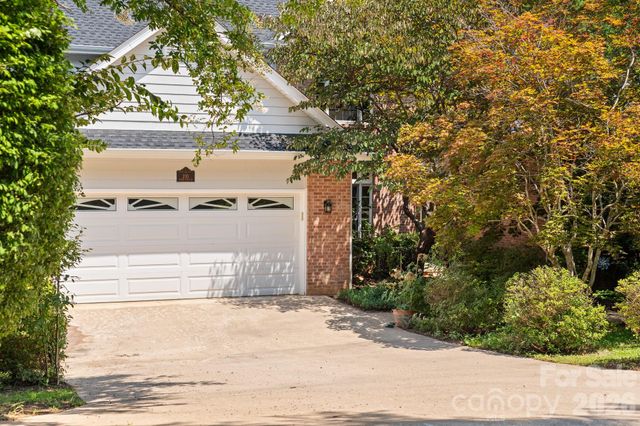 210 Clear Vista Circle, Asheville, NC 28805