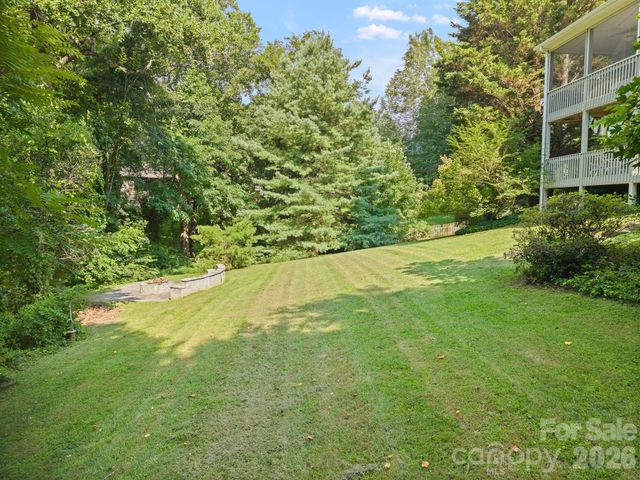 210 Clear Vista Circle, Asheville, NC 28805