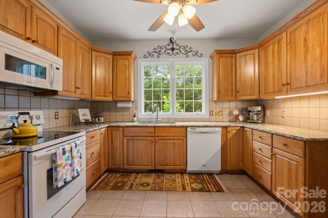 210 Clear Vista Circle, Asheville, NC 28805