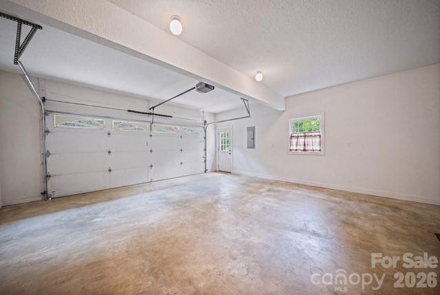 210 Clear Vista Circle, Asheville, NC 28805