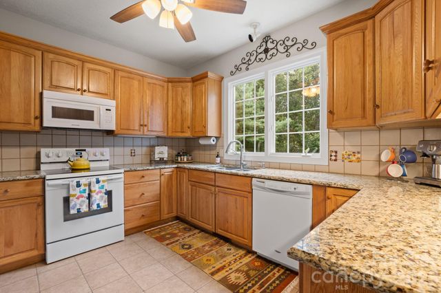 210 Clear Vista Circle, Asheville, NC 28805