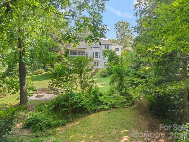 210 Clear Vista Circle, Asheville, NC 28805
