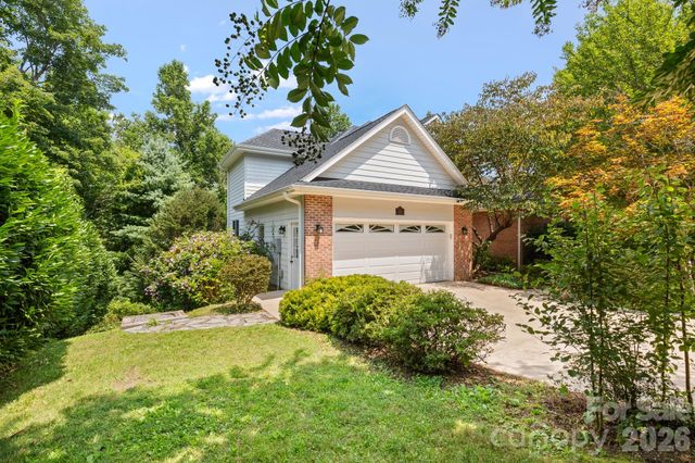 210 Clear Vista Circle, Asheville, NC 28805