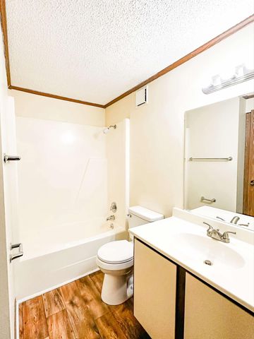 2421 Madison St Apt 48, Clarksville, TN 37043
