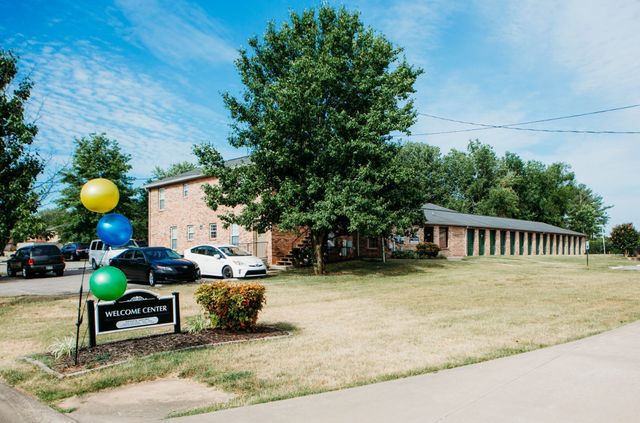 2421 Madison St Apt 48, Clarksville, TN 37043