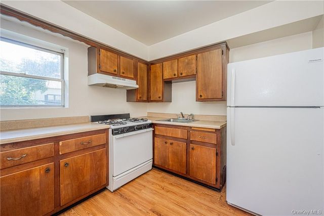 111 Kensington Road 8, Bronxville, NY 10708