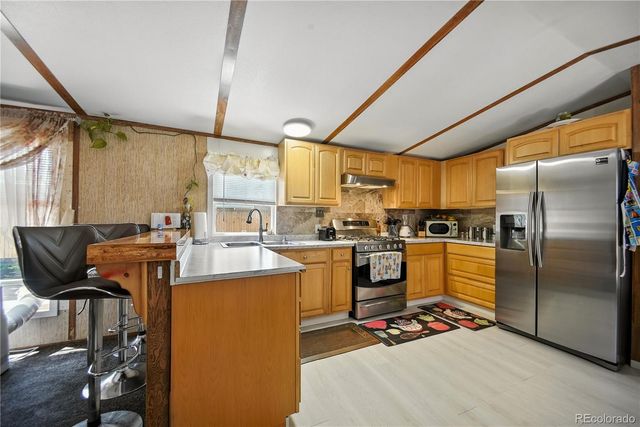 422 Willow Drive, Lochbuie, CO 80603