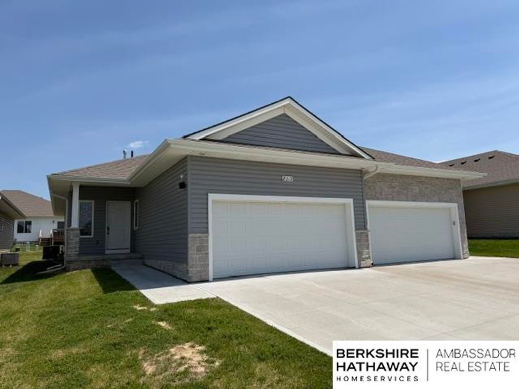 8213 S 178th Street, Omaha, NE 68136