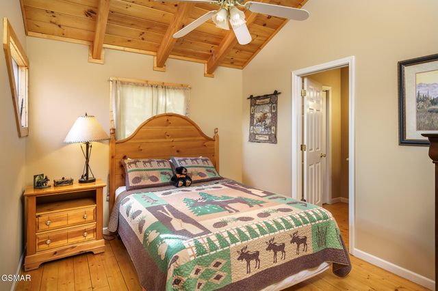 3129 Smokies Edge Road, Sevierville, TN 37862