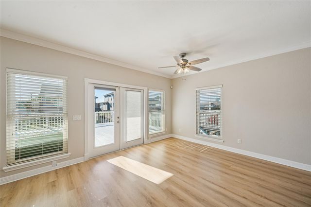 22105 Zapata Drive, Galveston, TX 77554