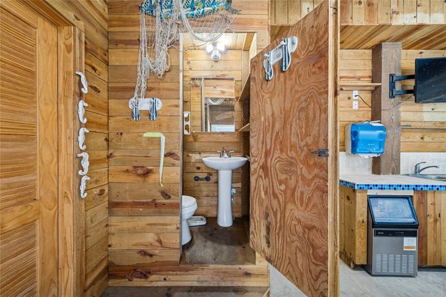 22105 Zapata Drive, Galveston, TX 77554