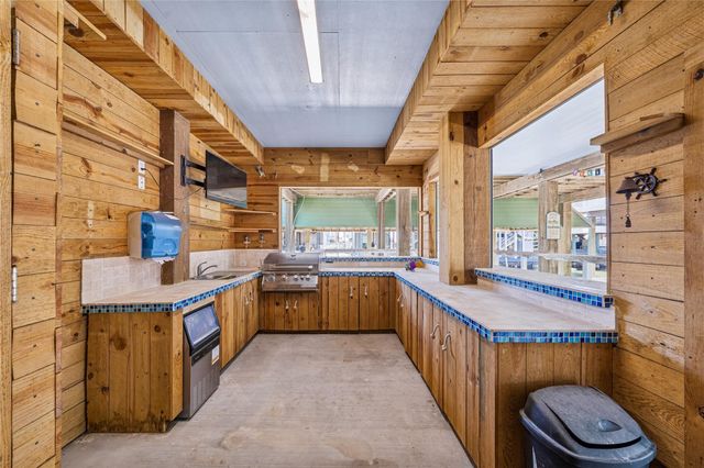 22105 Zapata Drive, Galveston, TX 77554