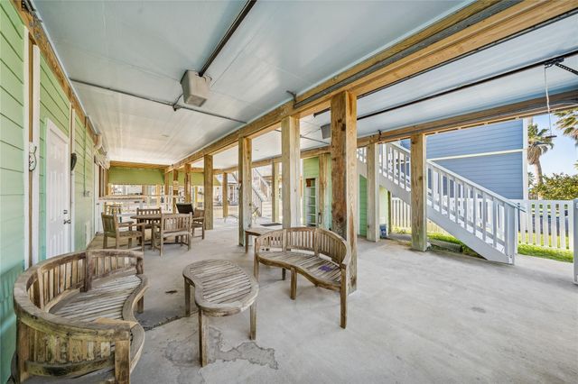 22105 Zapata Drive, Galveston, TX 77554