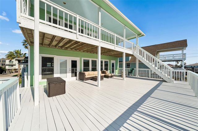 22105 Zapata Drive, Galveston, TX 77554