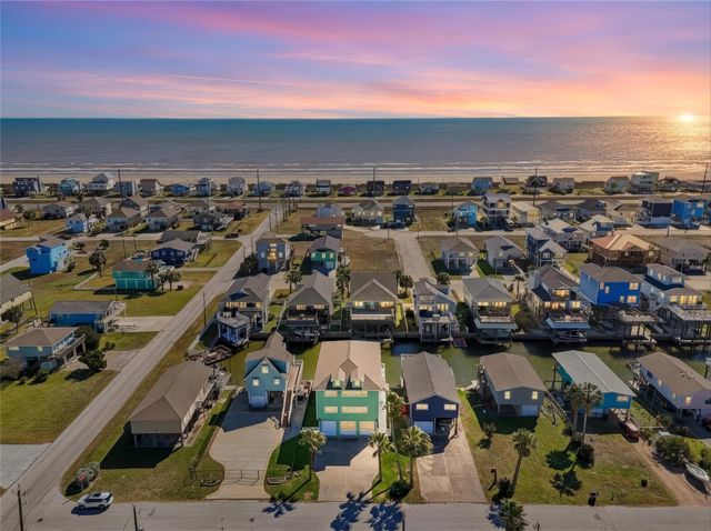 22105 Zapata Drive, Galveston, TX 77554