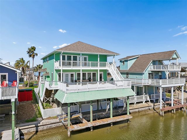22105 Zapata Drive, Galveston, TX 77554
