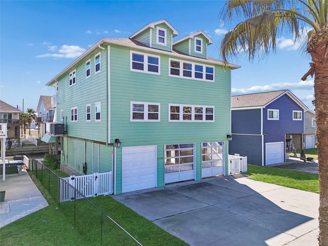 22105 Zapata Drive, Galveston, TX 77554