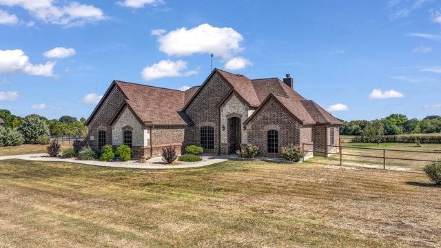 136 Spring Meadow Drive, Springtown, TX 76082