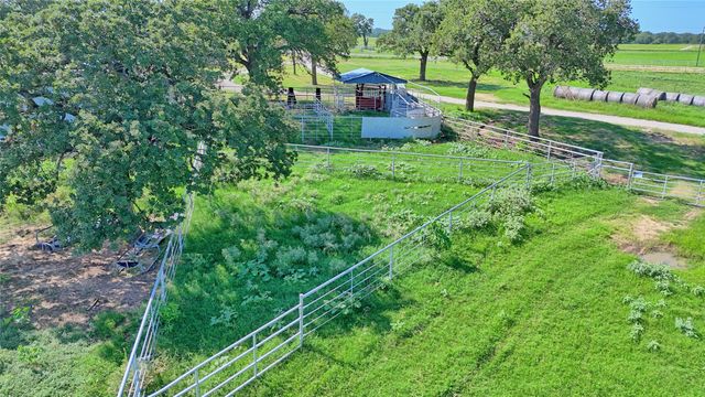 8752 Fm 1749, Sunset, TX 76270