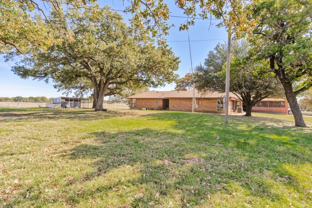 8752 Fm 1749, Sunset, TX 76270