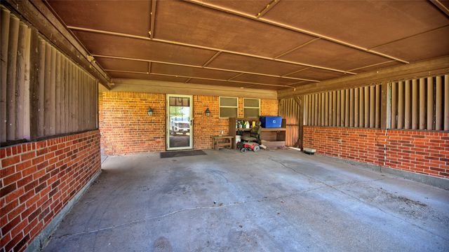 8752 Fm 1749, Sunset, TX 76270