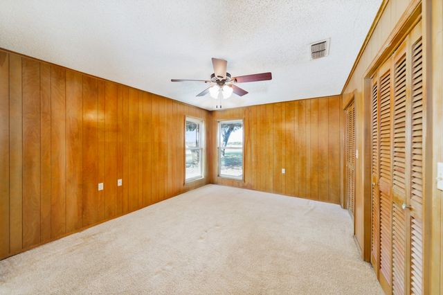 8752 Fm 1749, Sunset, TX 76270