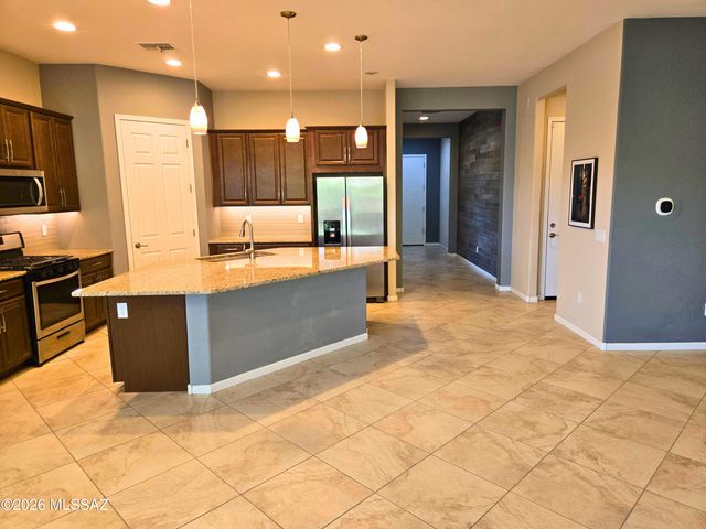 209 E Brookdale Way, Oro Valley, AZ 85755