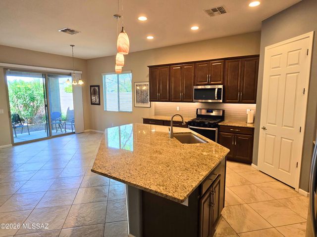 209 E Brookdale Way, Oro Valley, AZ 85755