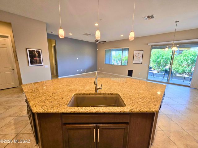 209 E Brookdale Way, Oro Valley, AZ 85755