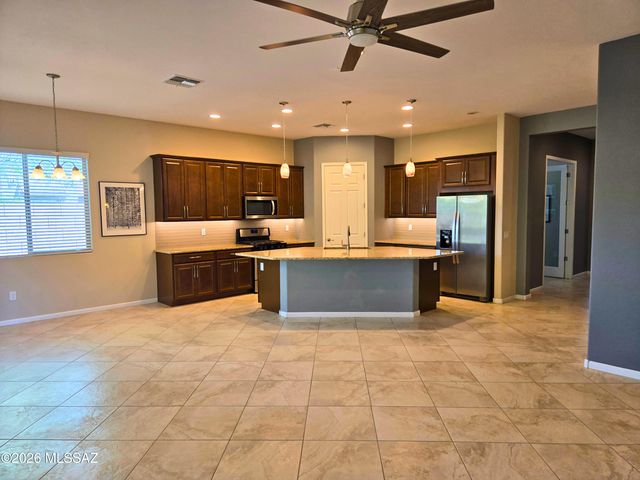 209 E Brookdale Way, Oro Valley, AZ 85755