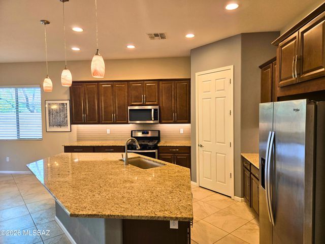 209 E Brookdale Way, Oro Valley, AZ 85755