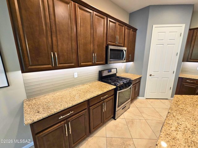 209 E Brookdale Way, Oro Valley, AZ 85755