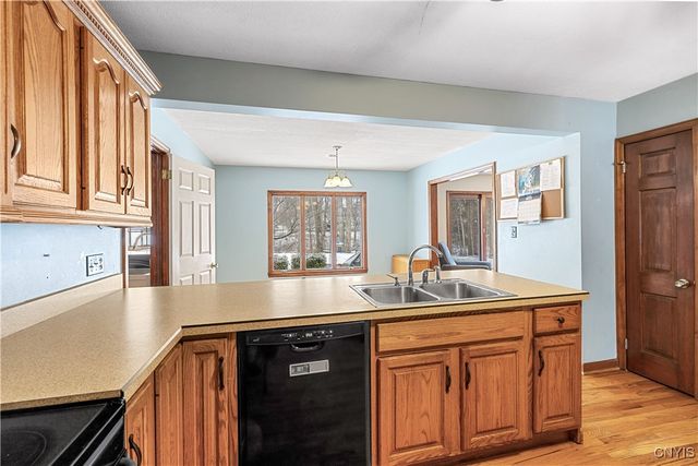 52 Woodberry Road, New Hartford, NY 13413