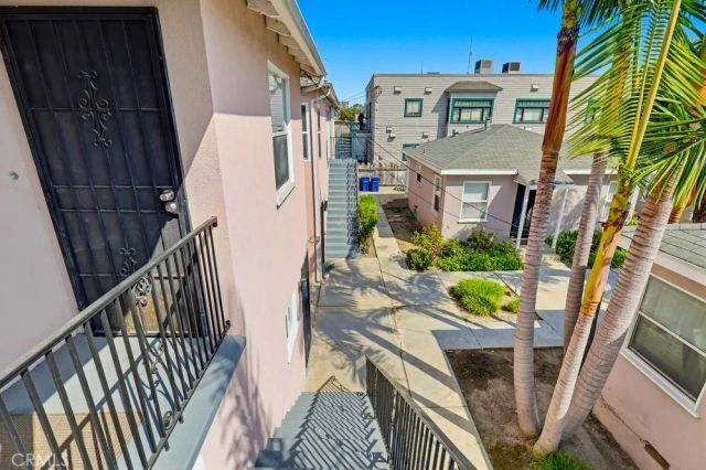 2661 Lime Avenue, Signal Hill, CA 90755