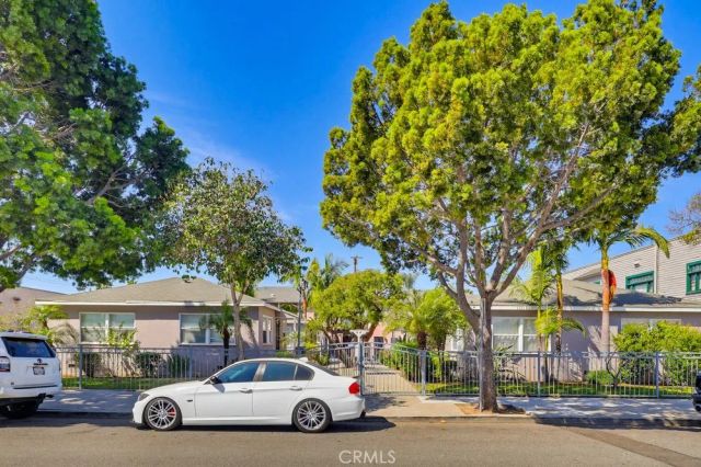 2661 Lime Avenue, Signal Hill, CA 90755