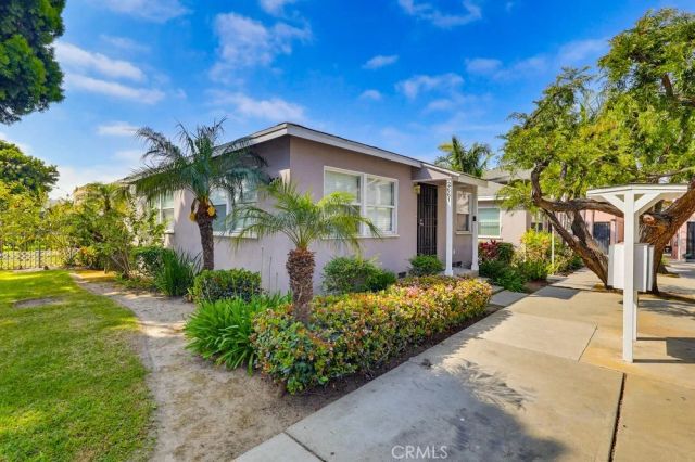 2661 Lime Avenue, Signal Hill, CA 90755
