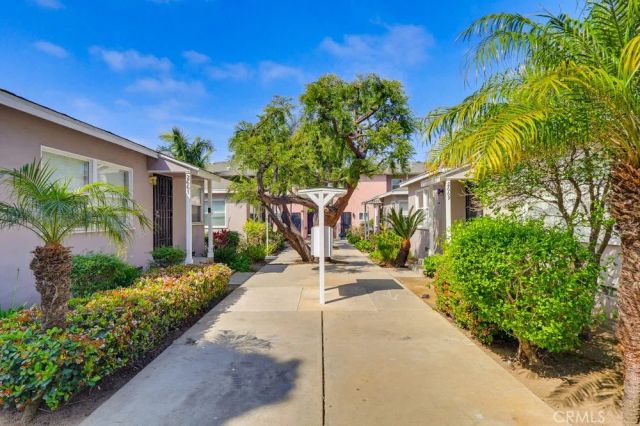 2661 Lime Avenue, Signal Hill, CA 90755