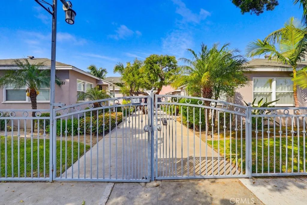 2661 Lime Avenue, Signal Hill, CA 90755