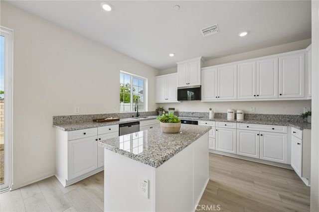 27107 Kodiak Court, Menifee, CA 92586