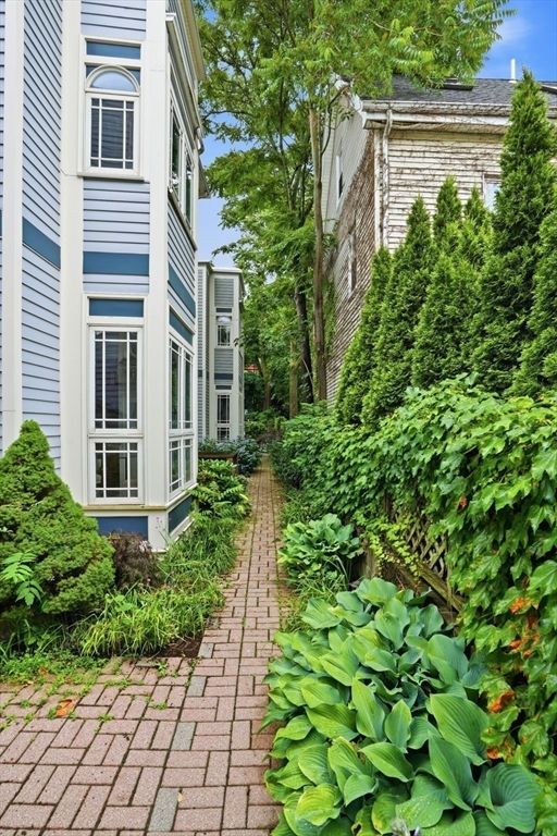 45 Market St 2, Cambridge, MA 02139