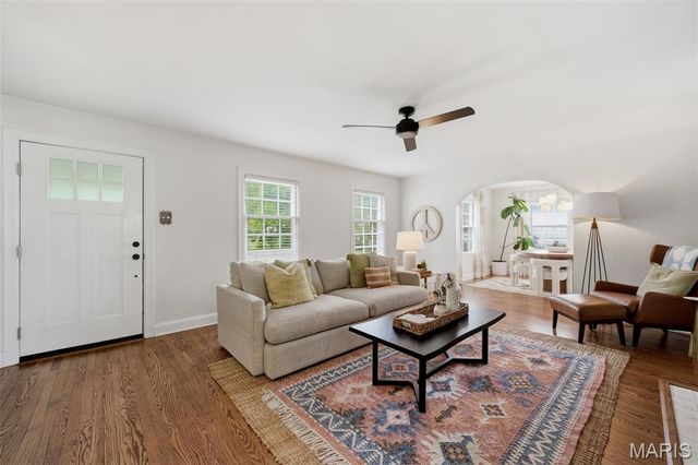 216 Park Avenue, St Louis, MO 63122