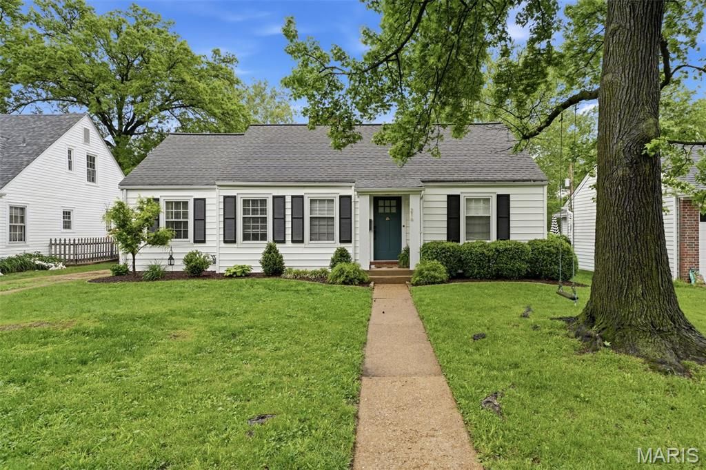 216 Park Avenue, St Louis, MO 63122
