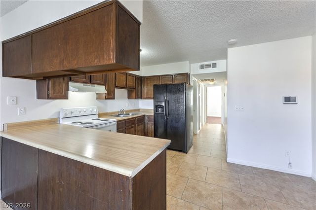 6979 Issac Avenue 4, Las Vegas, NV 89156