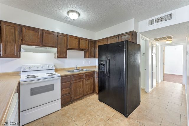 6979 Issac Avenue 4, Las Vegas, NV 89156