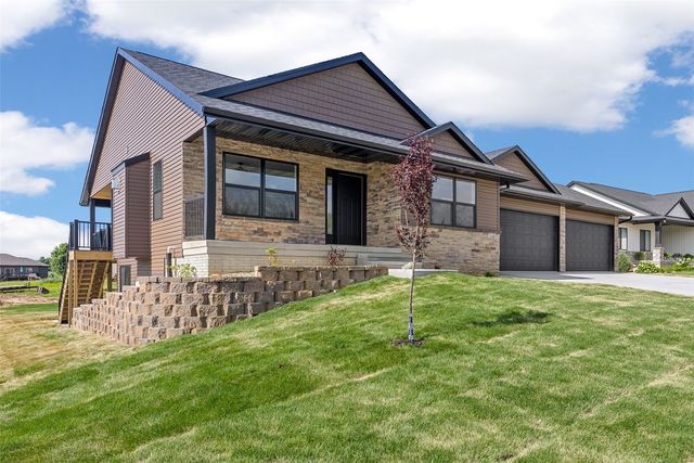 1647 Foxborough Drive, Marion, IA 52302