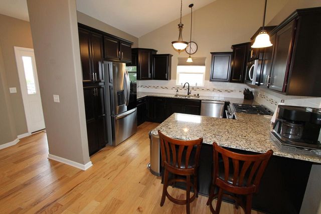 282 Settlement DRIVE, Burlington, WI 53105