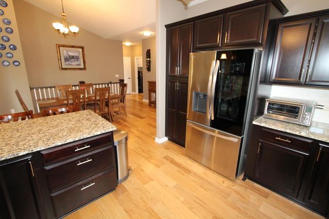 282 Settlement DRIVE, Burlington, WI 53105